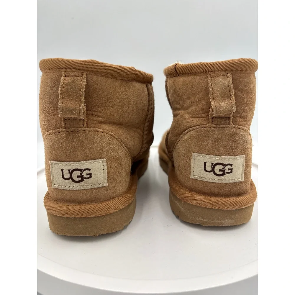 UGG Classic Ultra Mini Boots Size 13 Chestnut Kids Winter Cozy Suede 1017715K